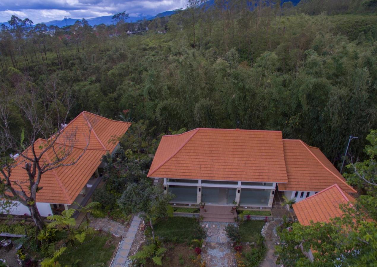 Ara Garden Inn, Accommodation, Yoga Studio & Spa Ruteng Exteriér fotografie